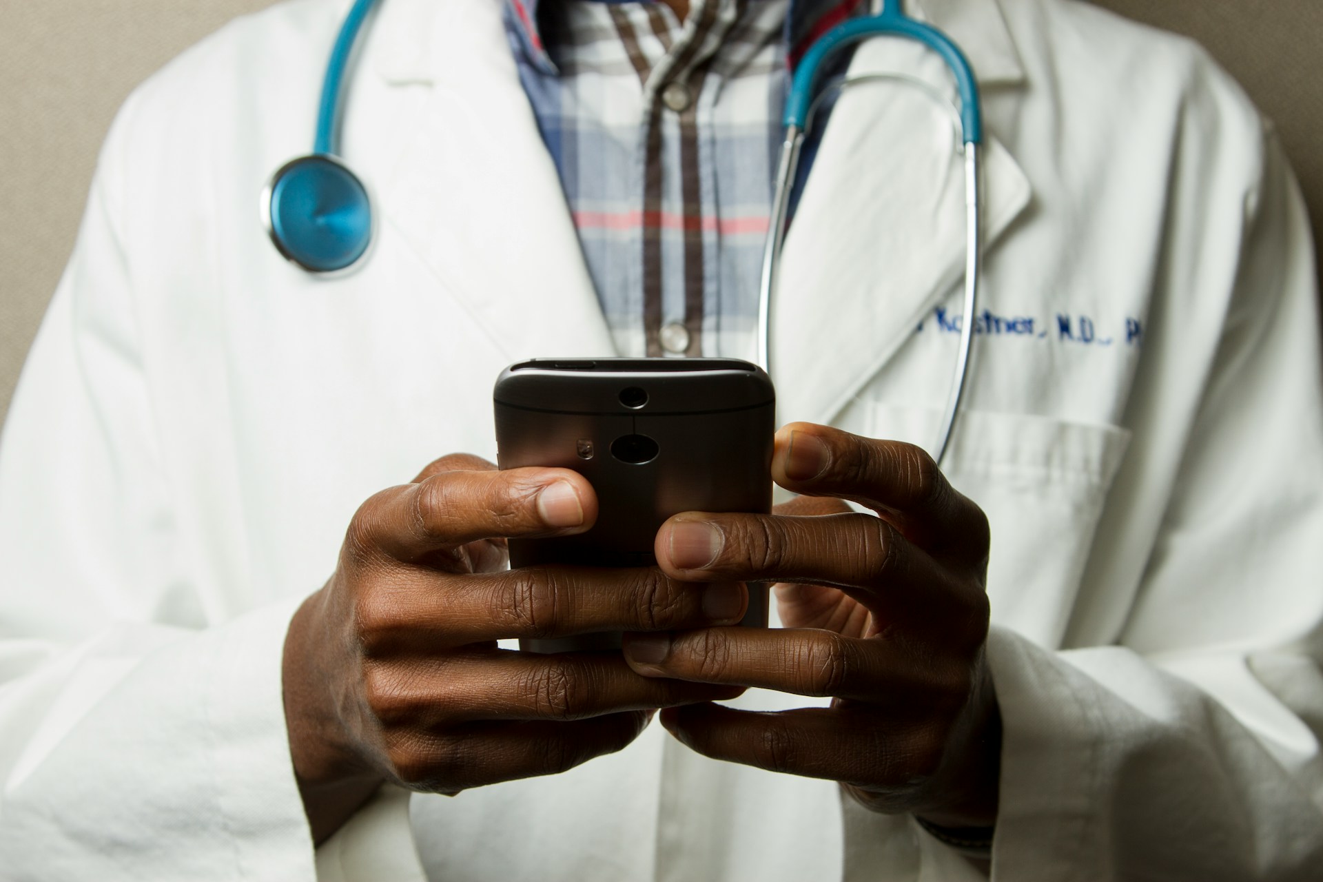 Doctors on Social Media: Reasons and Risks